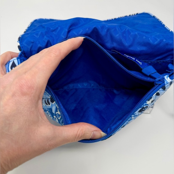 Bundle: Vera Bradley Crossbody Bag and Badgley Mischka Notebook and Pen Set - Picture 6 of 8